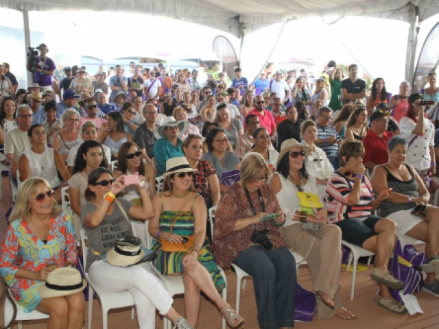 grand-tasting-people